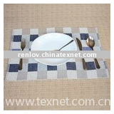 table  mat  and  table  runner