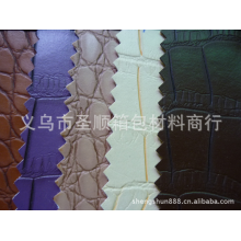 义乌市圣顺箱包材料商行-生产供应PU亚光大小鳄鱼纹皮革 PVC
