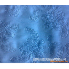 绍兴县隆光绣品有限公司-供应75x100竹节色丁绣花面料，竹节链条绣花布