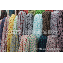 义乌市永豪纺织品商行-现货供应 新款印花毛毛布 围巾饰品面料