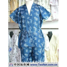 辽阳市宏伟区香尔雅制衣厂 -绸料和服款浴服