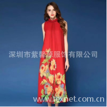 时尚国际服饰-供应品牌折扣女装尾货货源现场打包走份货真价实