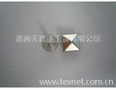 方錐型鉚釘 點擊查看大圖