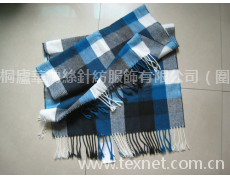 腈綸拉毛圍巾 點(diǎn)擊查看大圖
