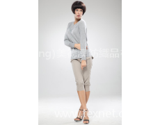 女式羊絨衫 點(diǎn)擊查看大圖
