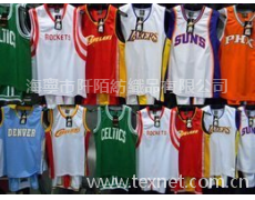 校服運(yùn)動(dòng)服 點(diǎn)擊查看大圖