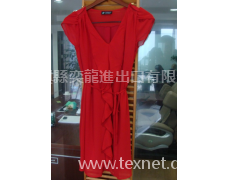 服裝 點擊查看大圖