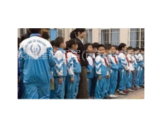 校服 點(diǎn)擊查看大圖